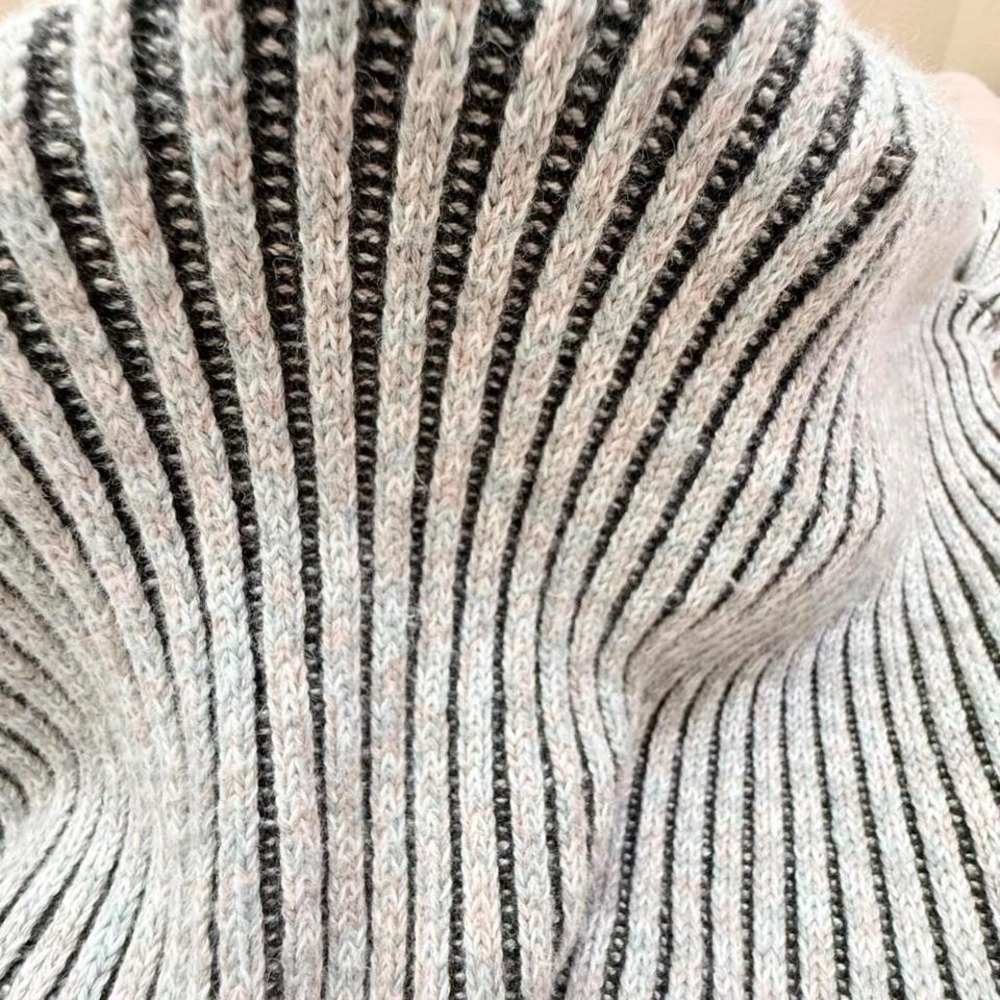 Lululemon Ribbed Mock Neck Sweater Merino Cashmere Knit Womens 10 - Picture 7 of 8